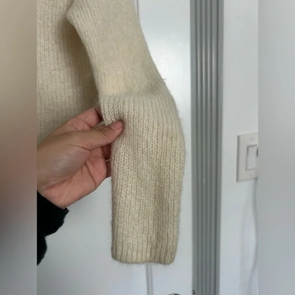 Aritzia Wilfred Mohair Alpaca Blend Cozy Cream Women's Sweater size small - Picture 11 of 11
